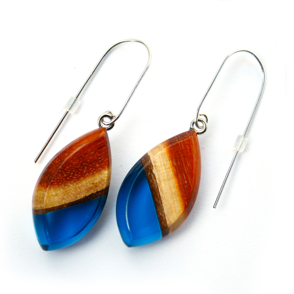 Redwood dangle earrings in navy blue