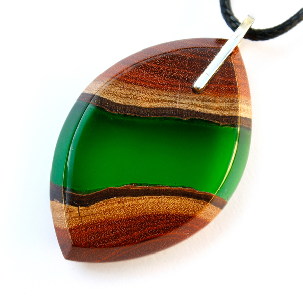 Eye redwood pendant in forest green